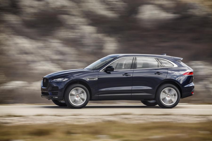 Jaguar F-Pace Portfolio 2016 года  (фото 8 из 31)